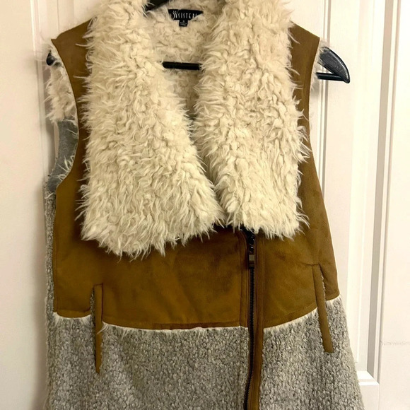 Sisters Sherpa/shearling vest size S  very good condition - Picture 7 of 8